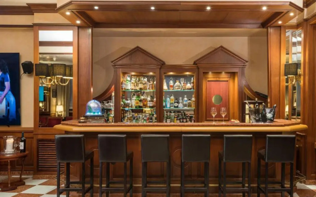 Отель Leonardo Hotel Milan City Center