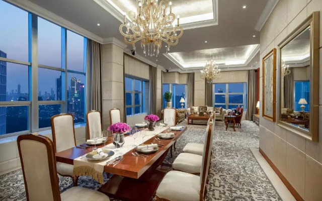 Crowne Plaza Shenzhen Futian by IHG Hotel