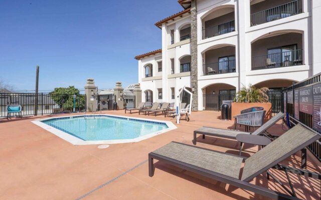 La Quinta Inn & Suites by Wyndham Santa Cruz