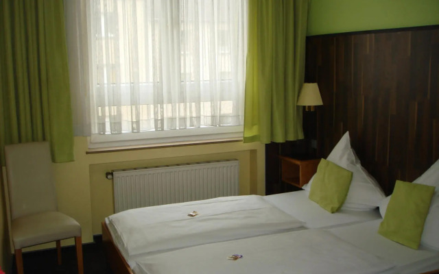 Home Hotel