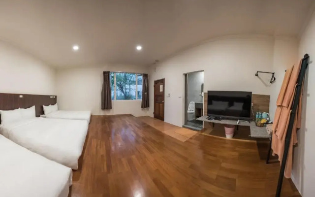 Ruifeng Hot Spring B&B