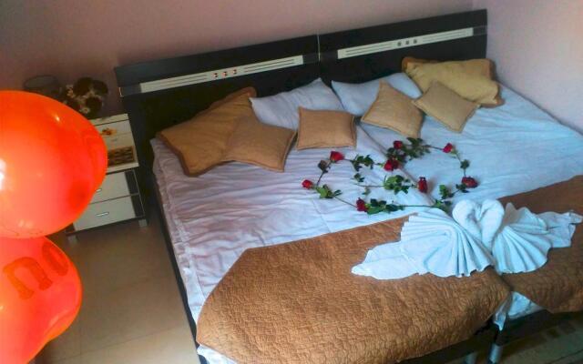 Roses Garden Hotel