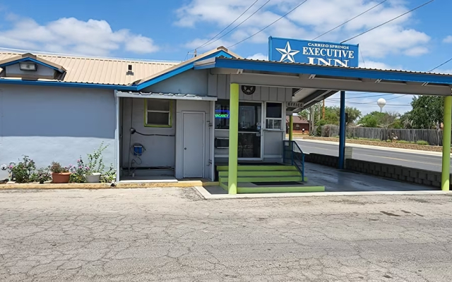 Carrizo Executive Inn