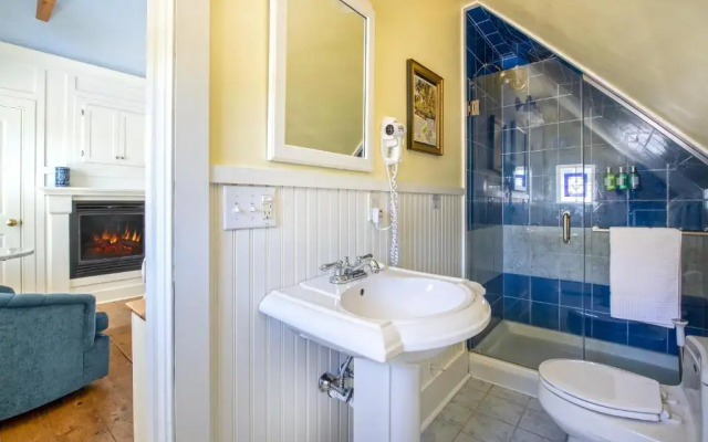 Admirals Landing - Adults Only