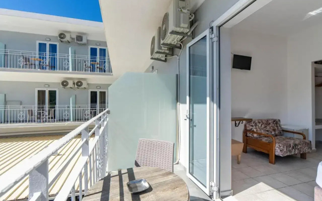 Angela Hotel and Apartments