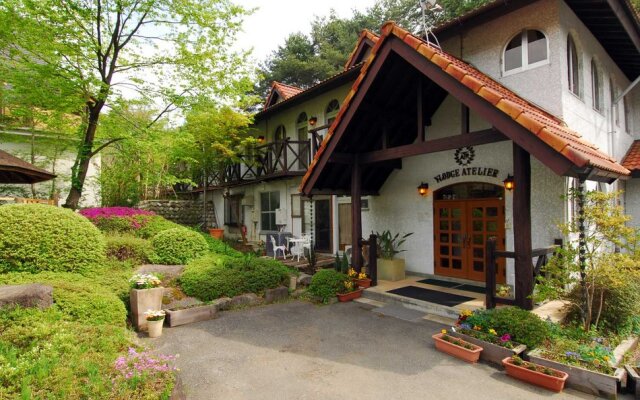 Yatsugatake Lodge Atelier Hotel