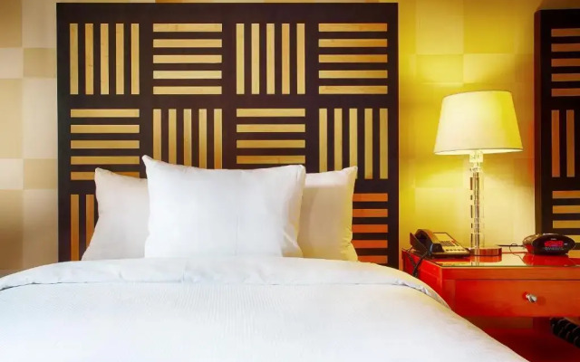 Pinnacle Hotel Harbourfront
