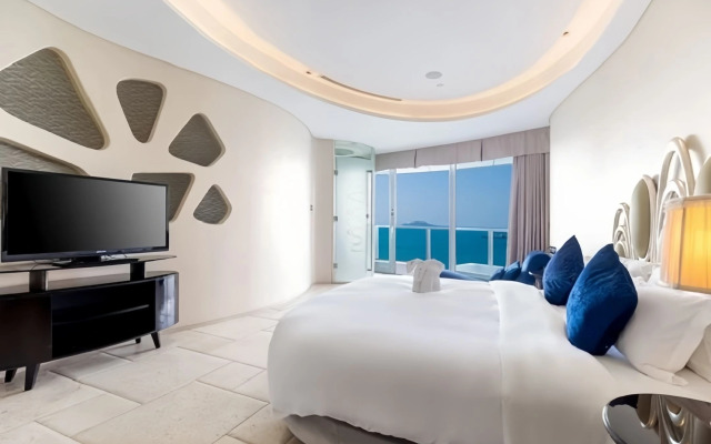 Phoenix Island Supreme Seaview Holiday Hotel