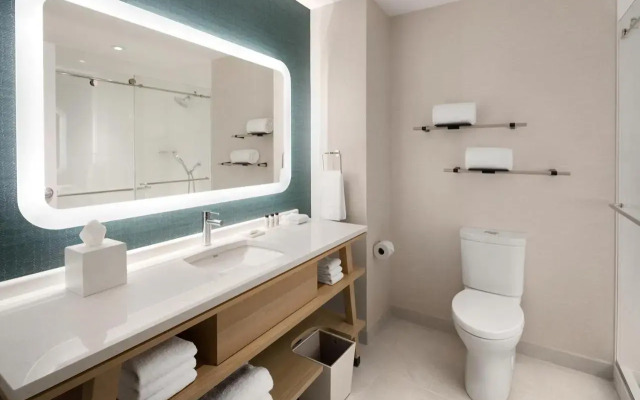 Delta Hotels by Marriott Vancouver Delta