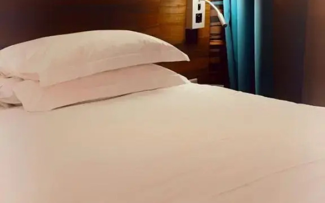 Holiday Inn Paris - Montmartre by IHG