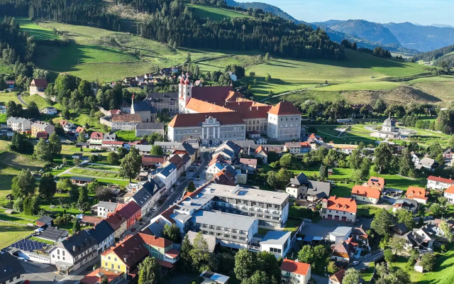 Naturparkhotel Lambrechterhof