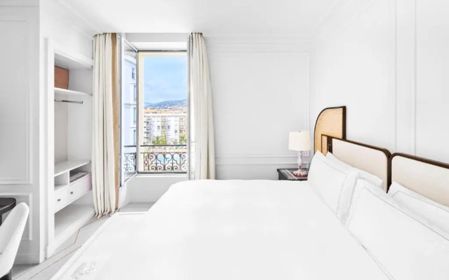 Carlton Cannes, a Regent Hotel