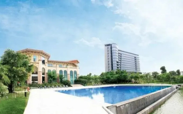 Fusion Hotel Amp; Resort