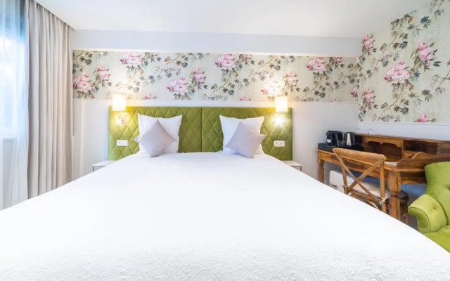 Grand Hotel Normandy by CW Hotel Collection