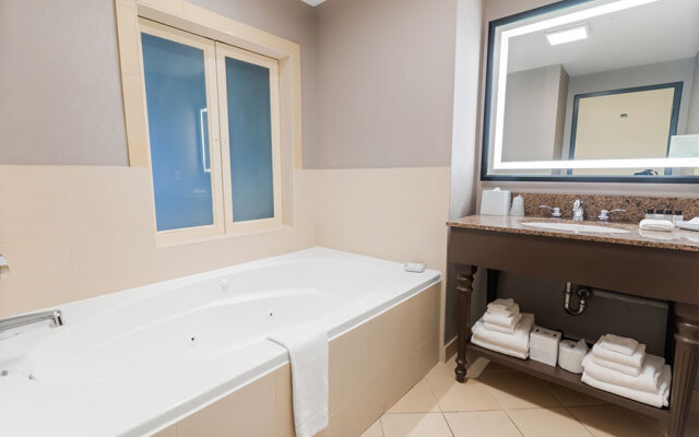 Wyndham Grand Fallsview Hotel
