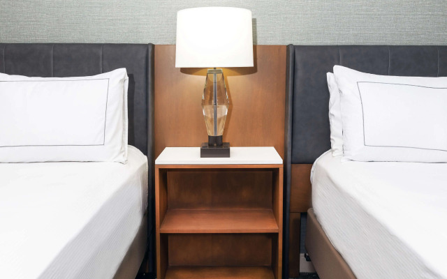 DoubleTree by Hilton Tulsa - Warren Place