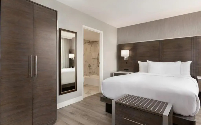 Embassy Suites by Hilton Montreal Airport