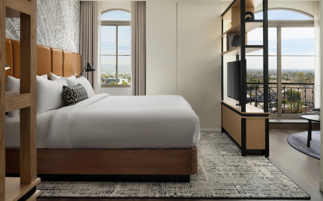Burton House, Beverly Hills, A Tribute Portfolio Hotel