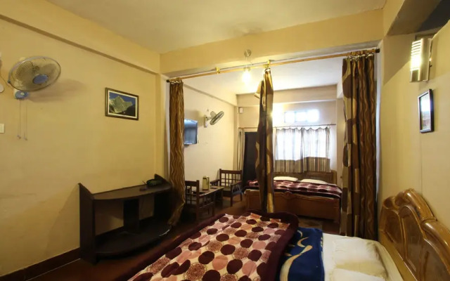Hotel Adarsh