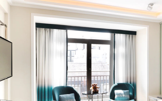 The Athenaeum Hotel & Residences