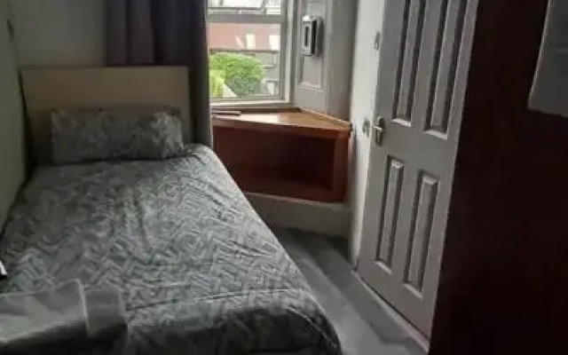 Maid Of Erin Guesthouse