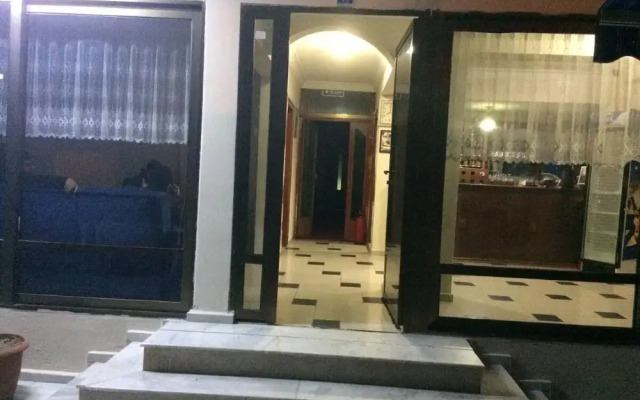 Paris Otel