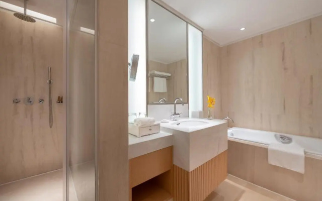 Crowne Plaza Shenzhen Futian by IHG Hotel