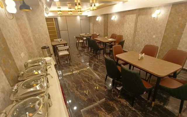 Hotel Aman Residency