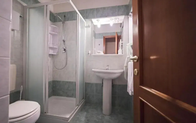 Maxim Axial Hotel