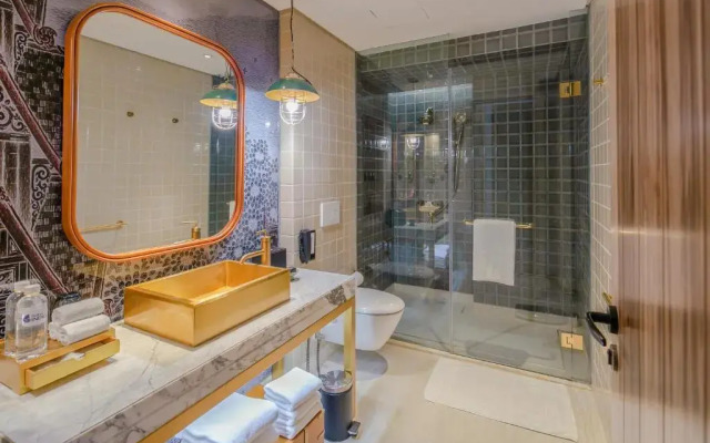 Hotel Indigo Bangkok Wireless Road by IHG