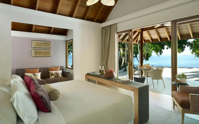 Dusit Thani Maldives Resort