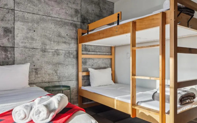 Хостел Manitonga