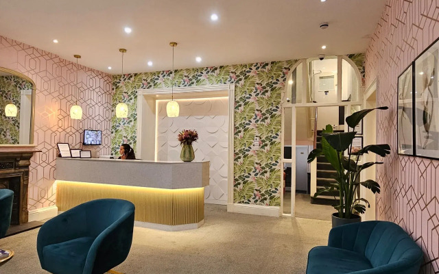 George Hotel