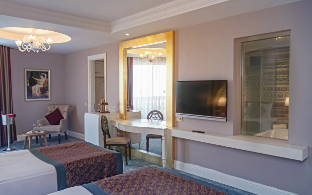 Royal Taj Mahal - All Inclusive