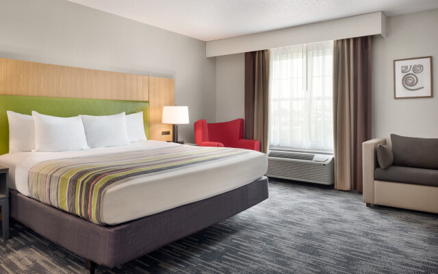 Country Inn & Suites by Radisson, Pella, IA