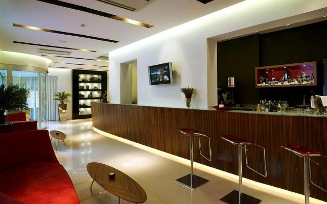 Card International Hotel