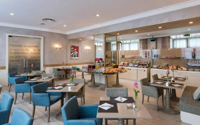 Отель Leonardo Hotel Milan City Center