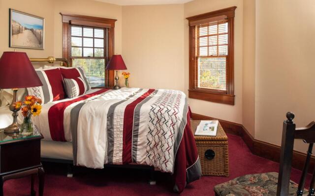 The Palmer House Inn