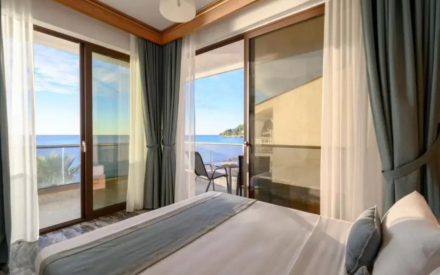 Evlogia Hotel Seafront & Annex by Greek Pride