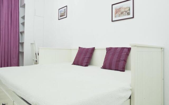 Na Konushennoy Apartment