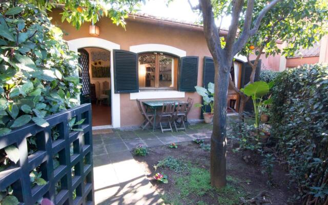 The Palatine Garden Apartment