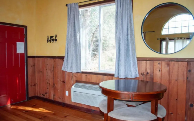 Sequoia Riverfront Cabins