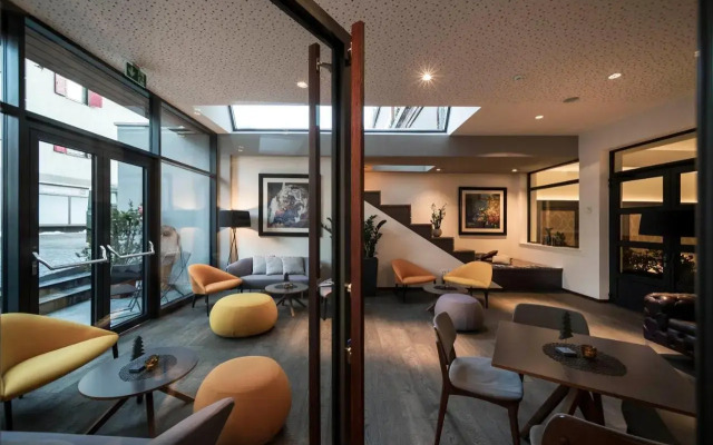 Post Hotel