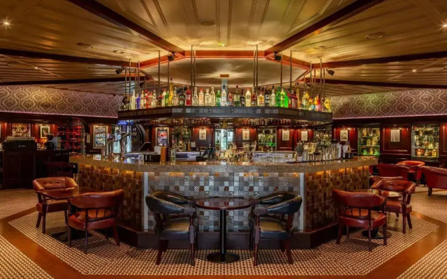 Harvey's Point Hotel