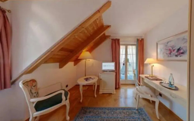 Strand Hotel Amelia