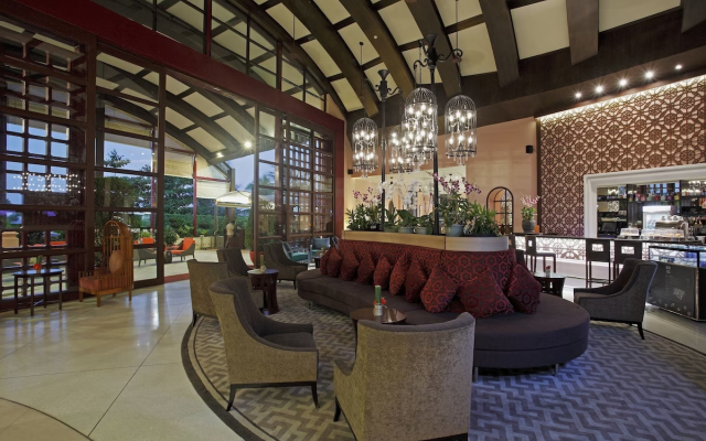 Отель Centara Grand Beach Resort Phuket 