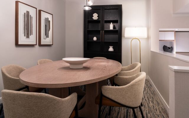 The Ritz-Carlton Dallas, Las Colinas