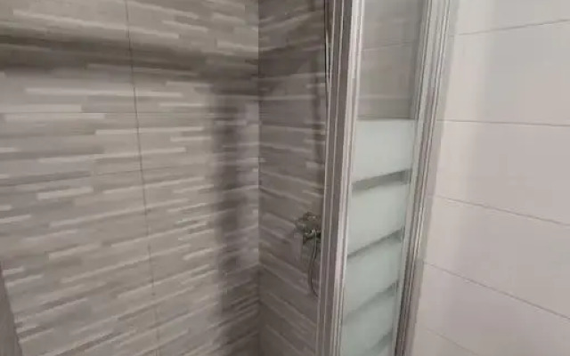 Sun-Ray Apartment