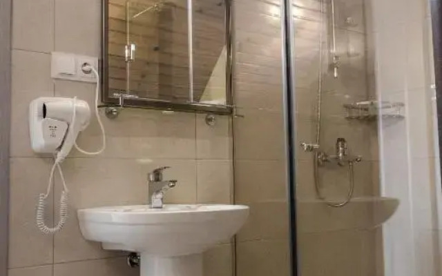Imperial House Hotel