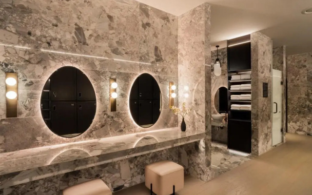 L7 WEST LAKE HANOI By LOTTE HOTELS